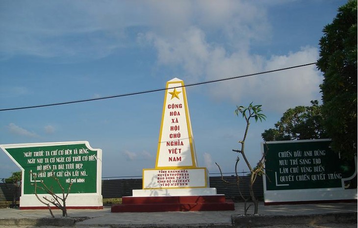 Sovereignty markers symbolize love for Truong Sa - ảnh 3